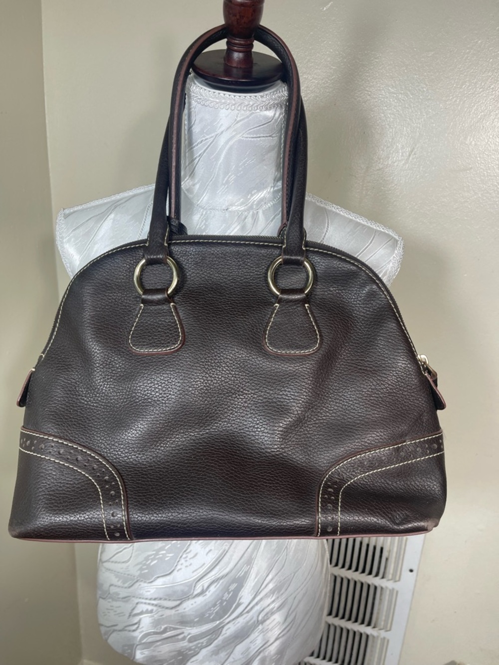 Dooney & Bourke Genuine Pebbled Leather Medium Domed Shoulder Satchel bag - Picture 2 of 10